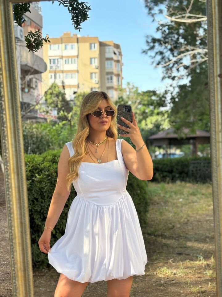 Beyaz Balon Elbise