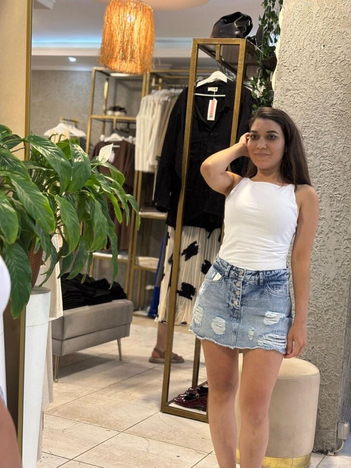 Yırtık Mini Kot Şort Etek