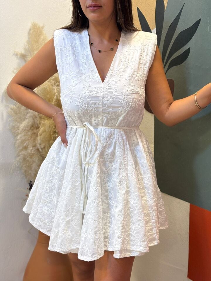 Beyaz İşlemeli Mini Elbise