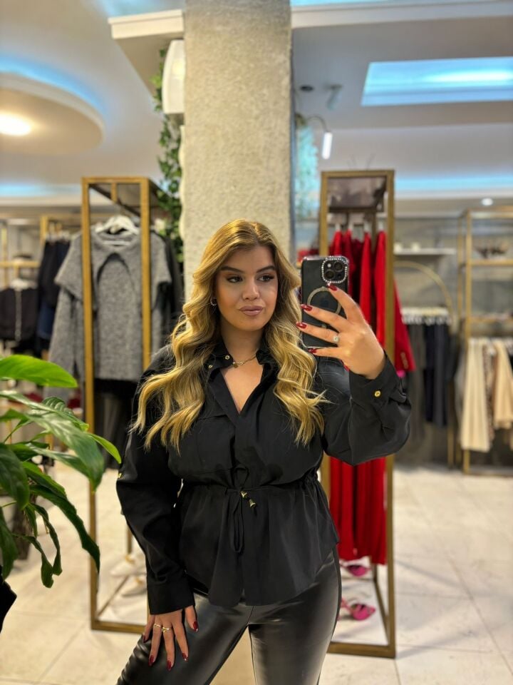 Siyah Belden Bağlamalı Gömlek