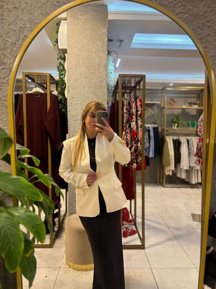 Krem Belden Oturtmalı Blazer Ceket